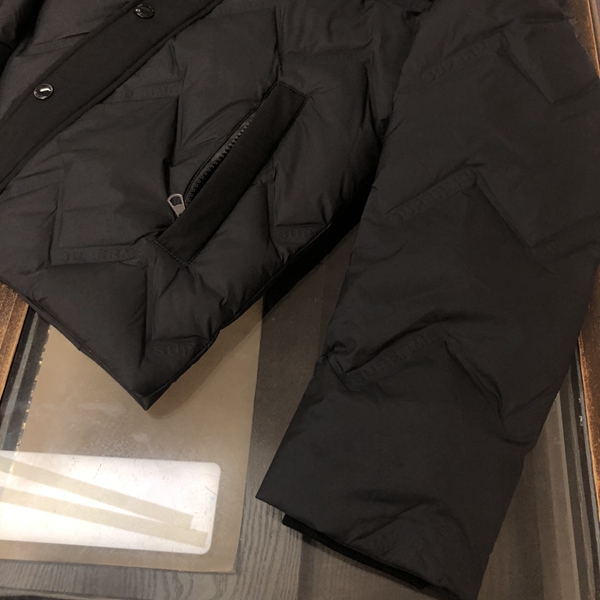 ハイクオリティダウンジャケット素材ディテール